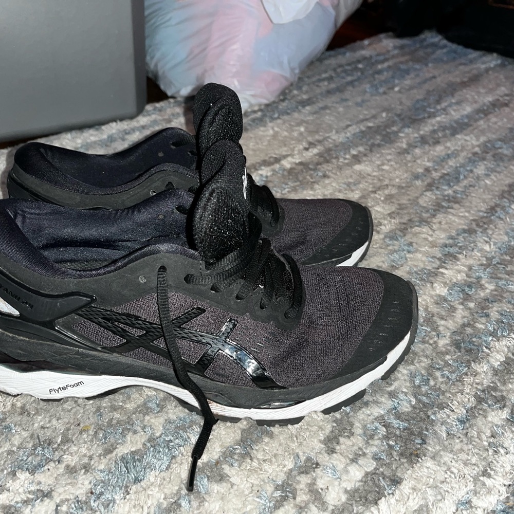 Size 6 1/2 assics